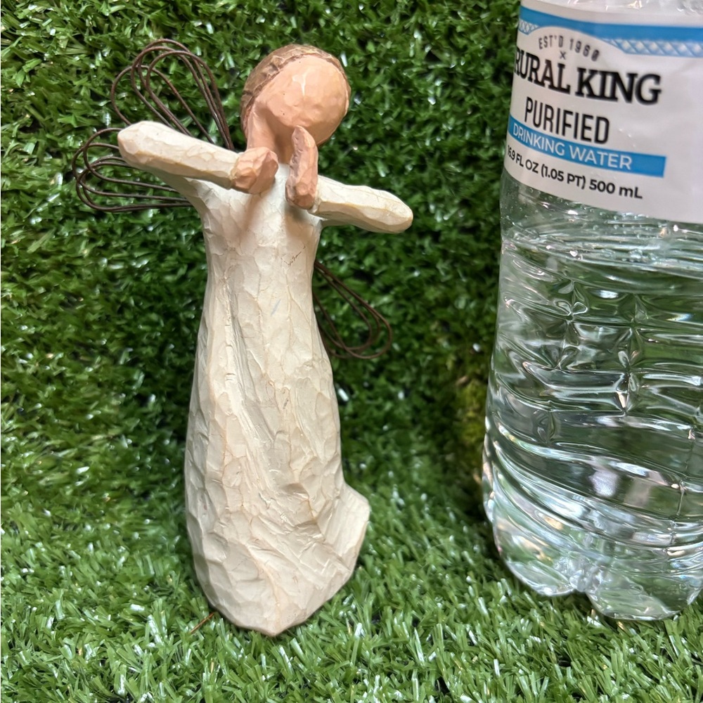 Willow Tree “ANGEL OF HAPPINESS” figurine